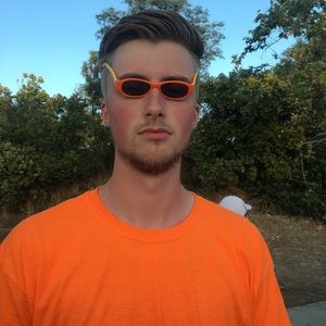 Meet your Posher, Simon